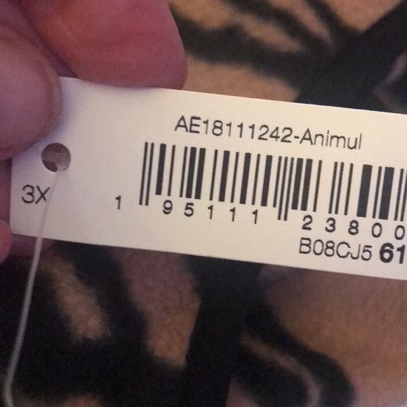 Women's Plus Size Classic-Fit Sleeveless Vest Amazon Essentials -Size 3X NWT - Picture 3 of 4